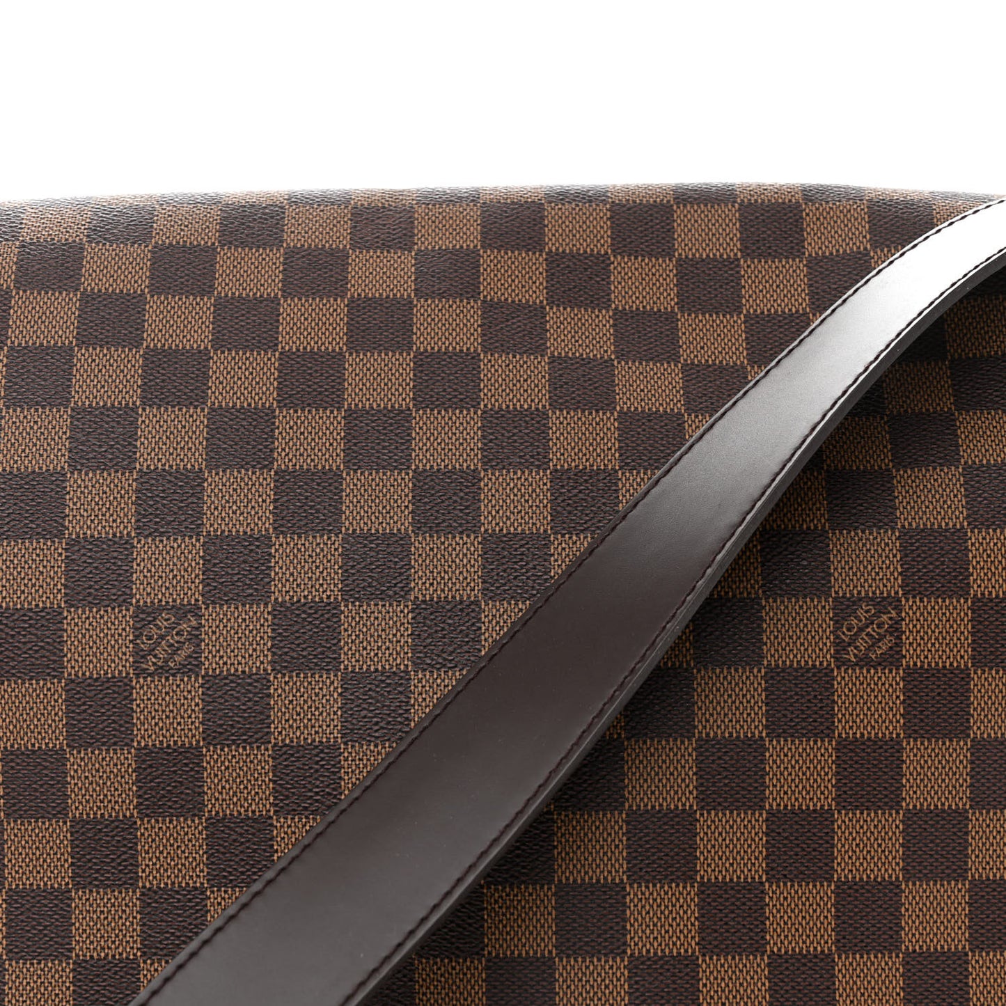 LOUIS VUITTON Damier Ebene Bastille Messenger