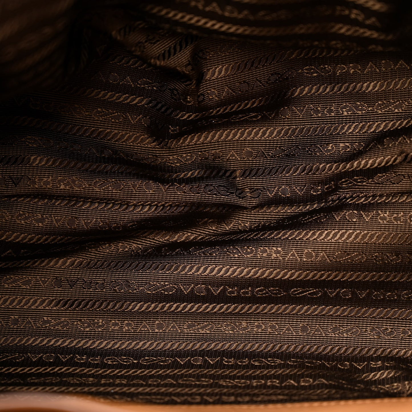 Vitello Daino Pocket Tote Caramel
