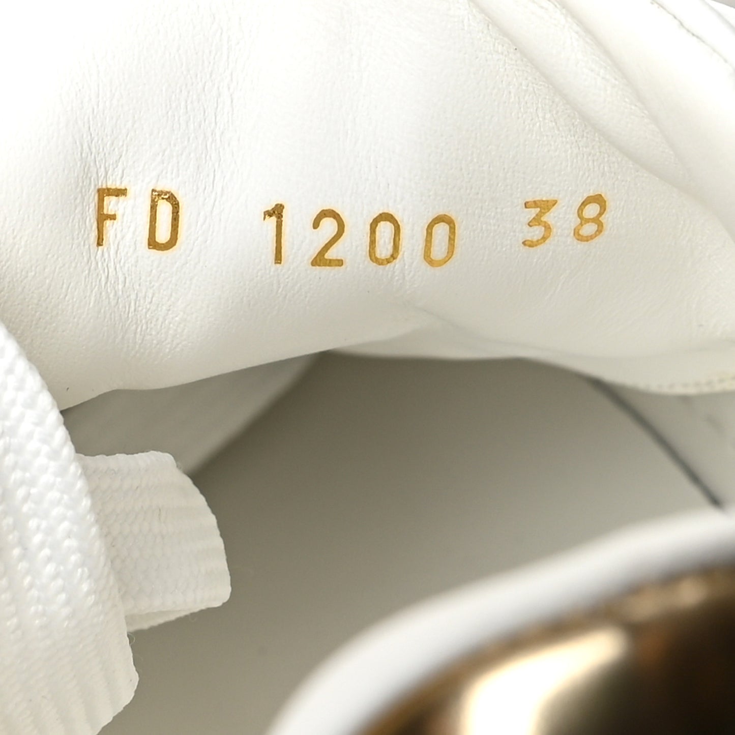 Calfskin Time Out Sneakers 38 White