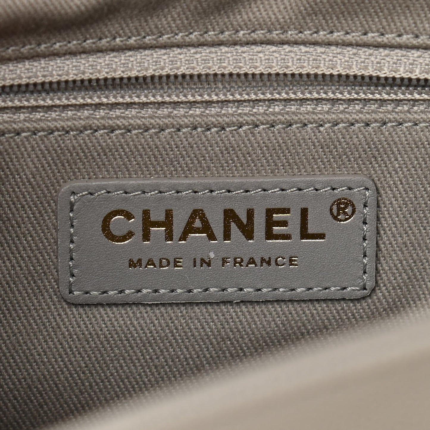 Caviar Quilted Medium Business Affinity Flap Grey