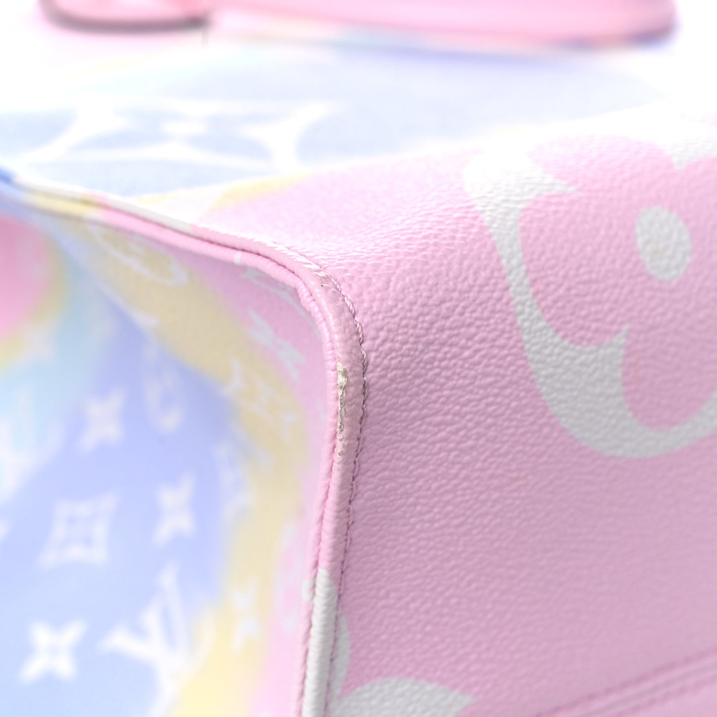 Monogram Escale Onthego GM Pastel