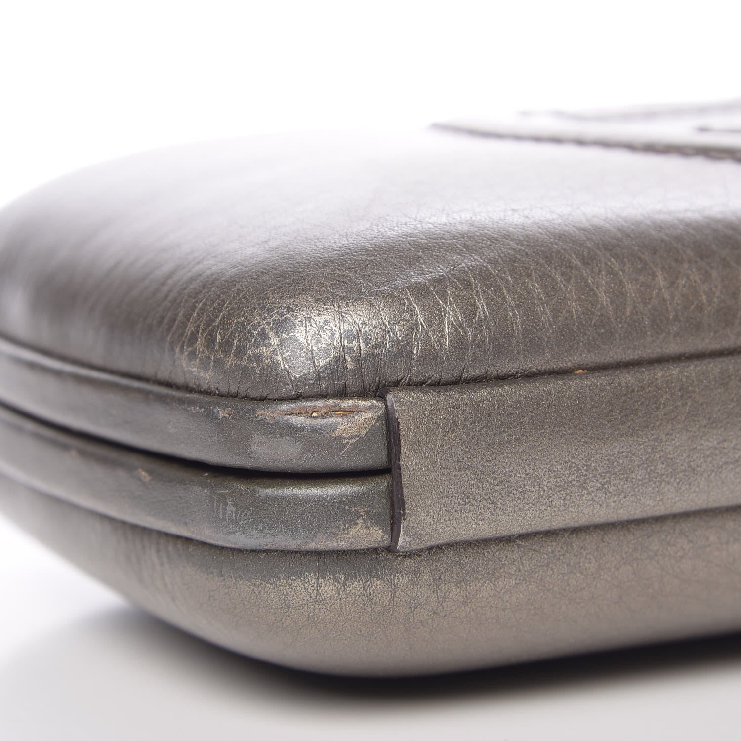 Gucci Metallic Pebbled Calfskin Soho Hard Case Clutch Golden Beige 9 of 10