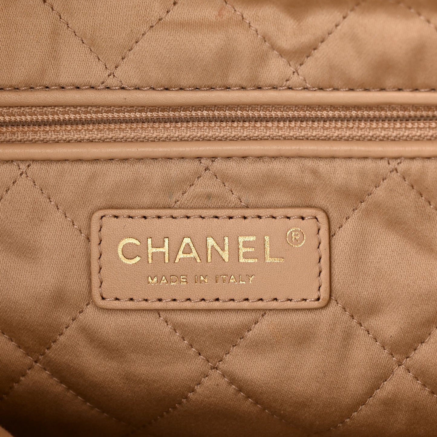 Shiny Calfskin Quilted Small Chanel 22 White
