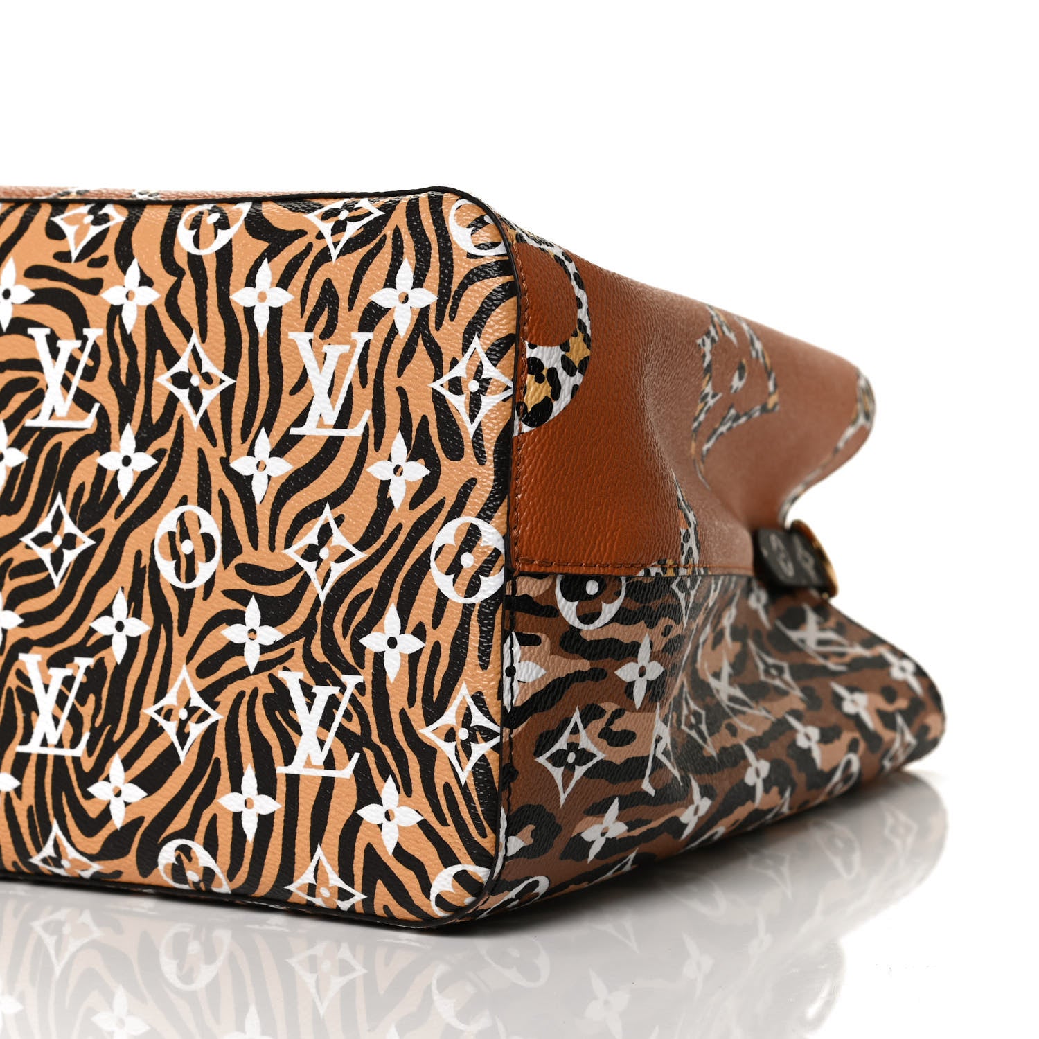 Louis Vuitton Monogram Giant Jungle NéoNoé Caramel 9 of 9