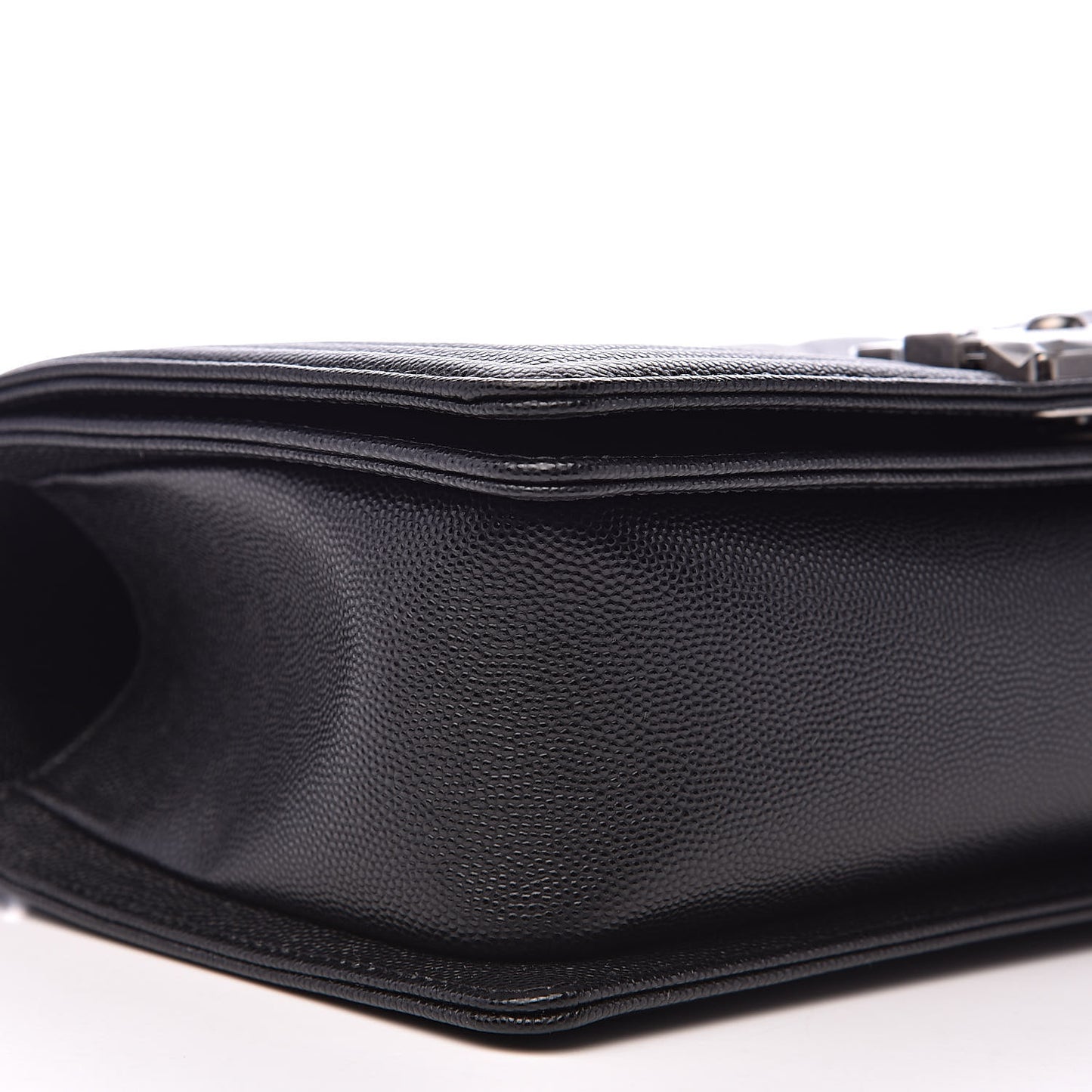 Caviar Quilted Medium Boy Flap Black
