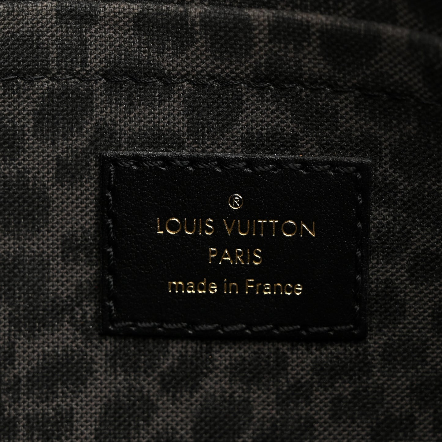 Monogram Giant Wild At Heart Neverfull MM Pochette Black