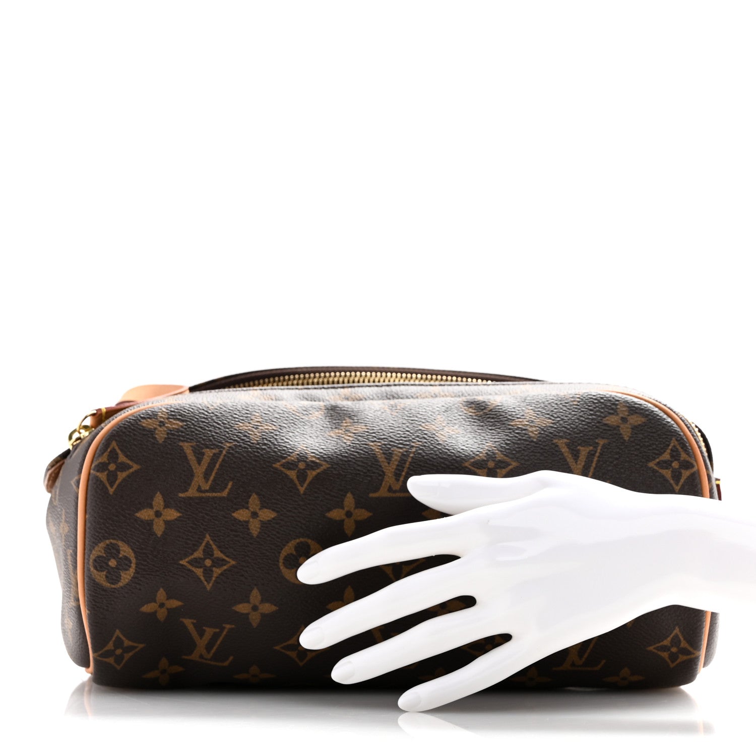 Louis Vuitton Monogram Dopp Kit Toilet Pouch 2 of 8