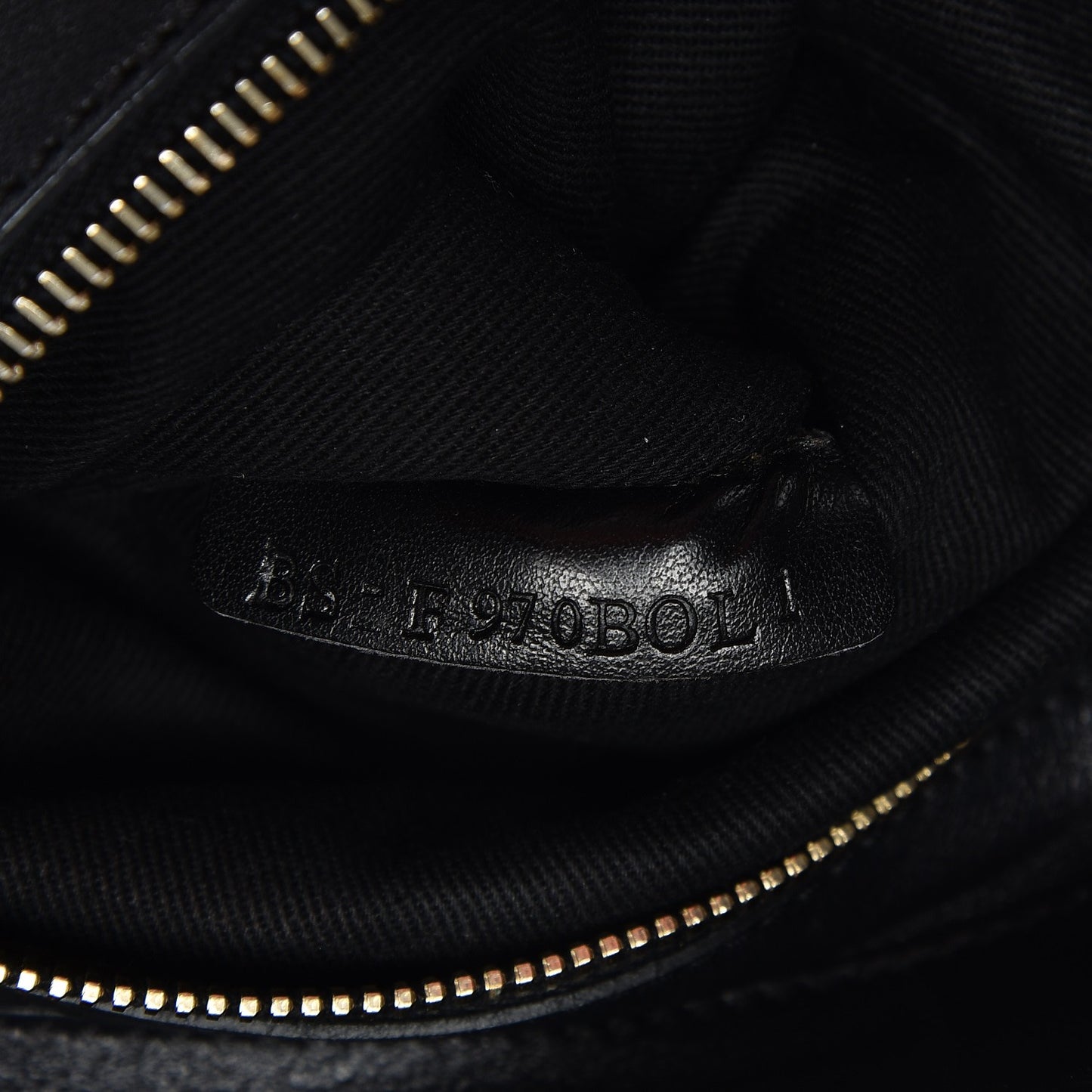 Vitello Medium Rockstud Tote Black