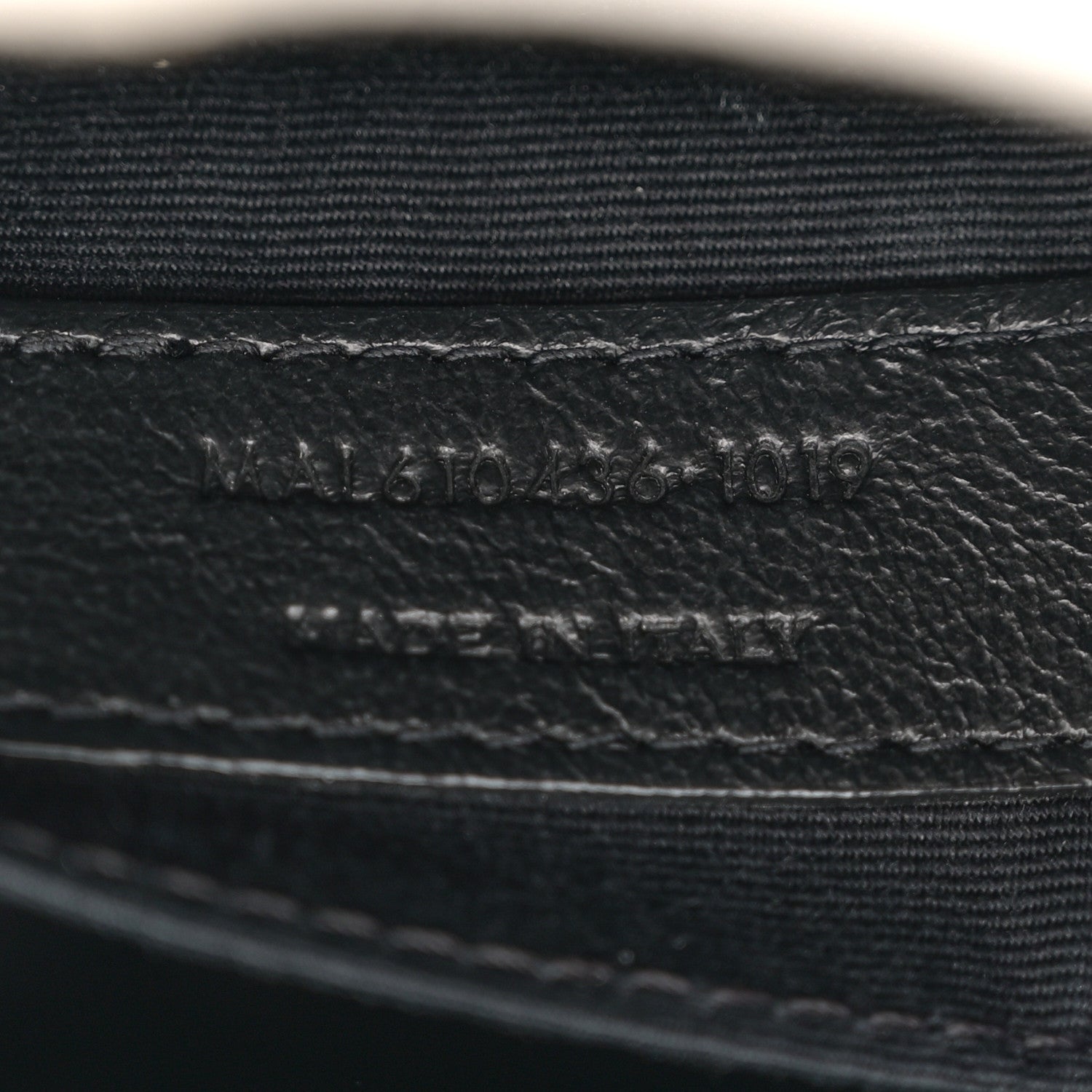 Saint Laurent Grain De Poudre Matelasse Chevron Quilted Round Vinyle Camera Bag Crema Soft 7 of 10