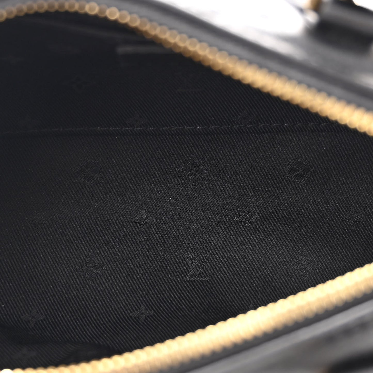 Calfskin Bubblegram Papillon BB Black