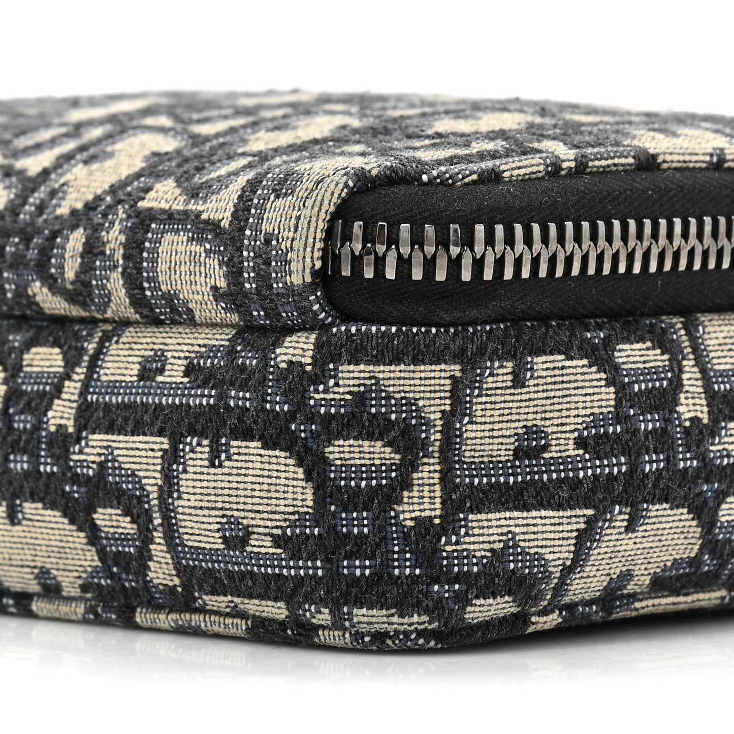 Oblique Pouch Beige Black