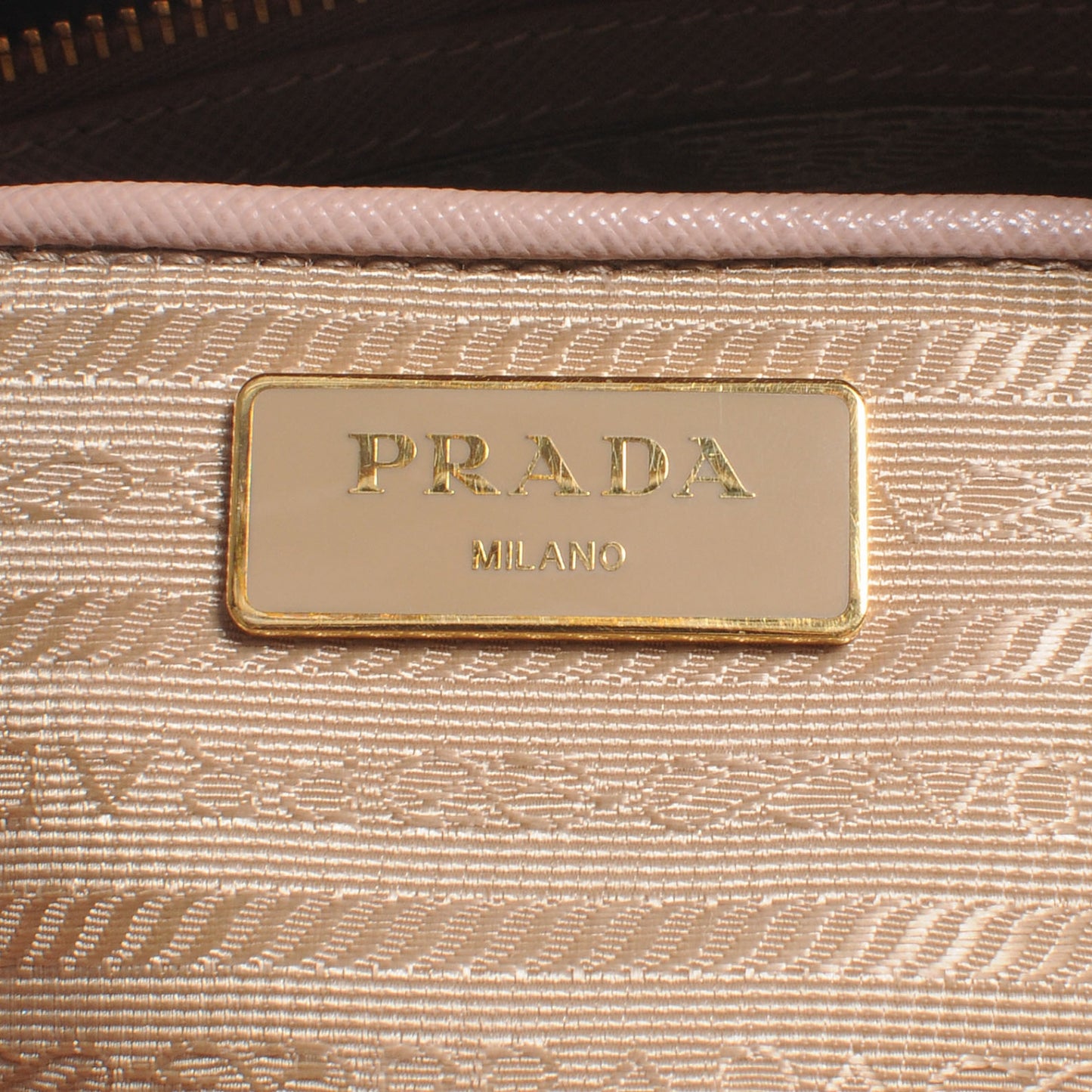 Saffiano Lux Tote Cammeo