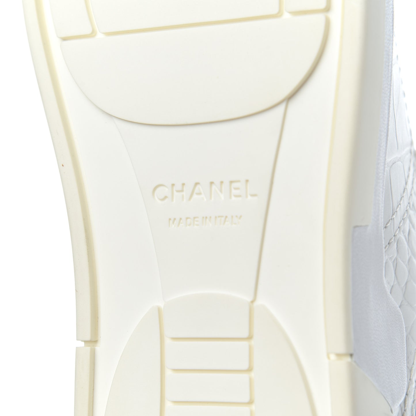 Calfskin Crocodile Embossed Cocodile High Top Sneakers 39.5 White