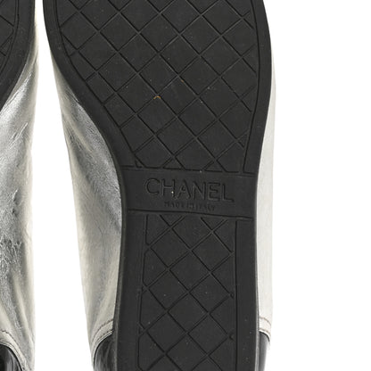 Chanel Metallic Lambskin Patent Cap Toe CC Sneakers 38.5 Silver Black 8 of 12