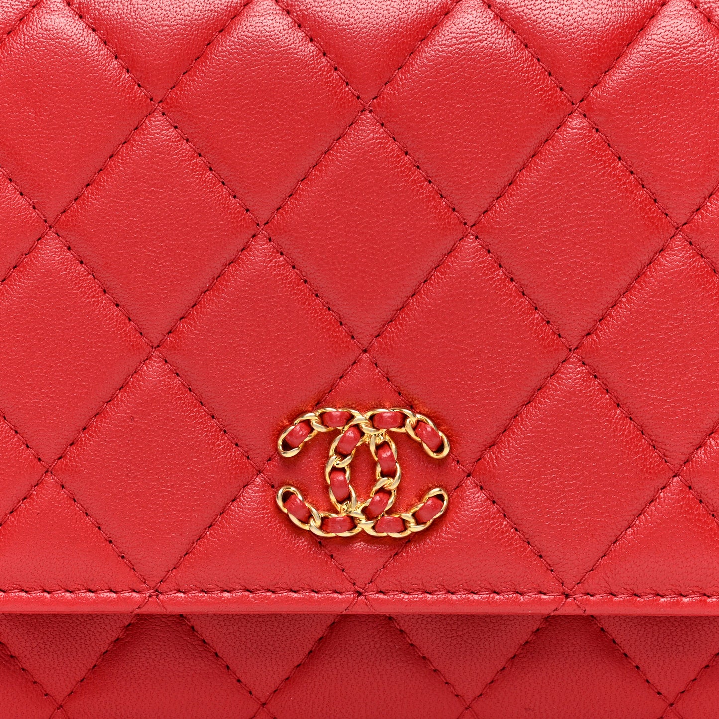 Lambskin Quilted Infinity Wallet On Chain WOC Red