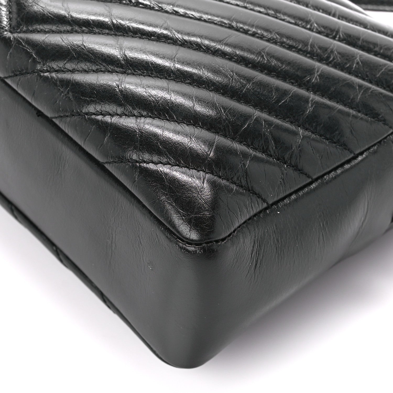 Saint Laurent Cracked Shiny Calfskin Matelasse Monogram Lou Camera Bag Black 10 of 13