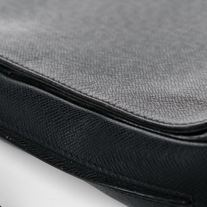 Louis Vuitton Taiga Milo Messenger Boreal 20 of 25