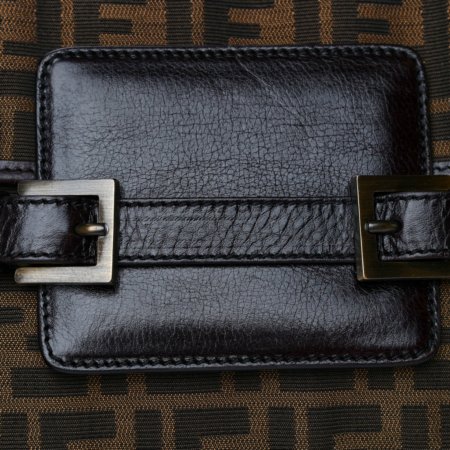 Zucca Calfskin Shoulder Bag Tobacco
