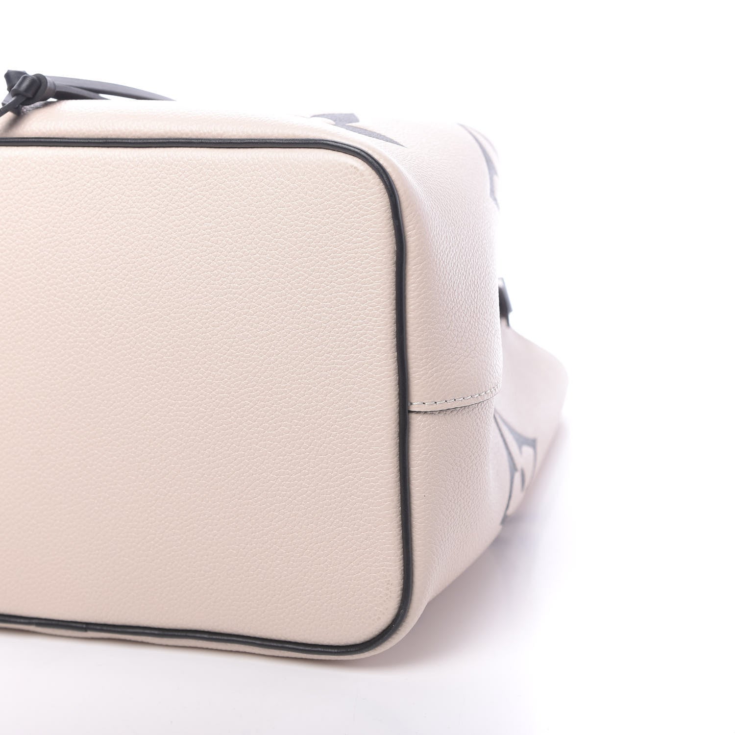 Louis Vuitton Empreinte Monogram Giant Crafty Neonoe MM Creme Black 9 of 10