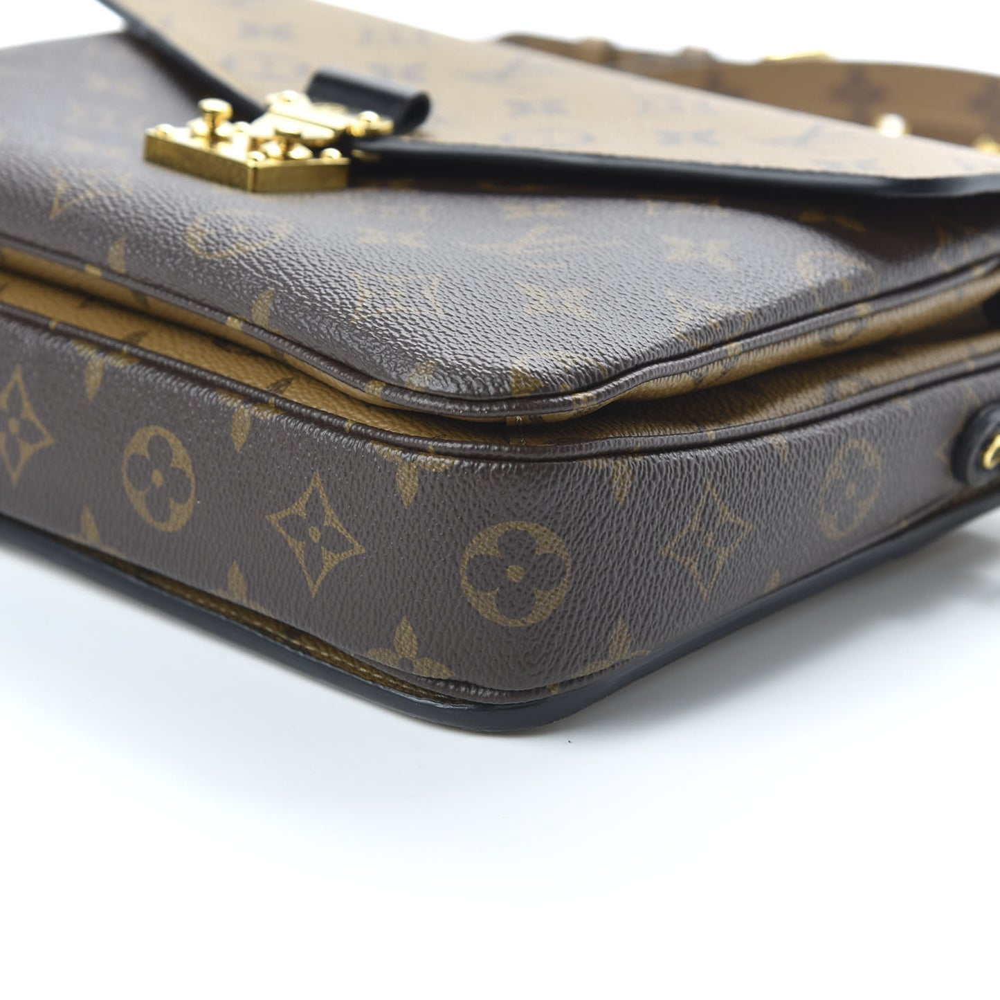 Reverse Monogram Pochette Metis