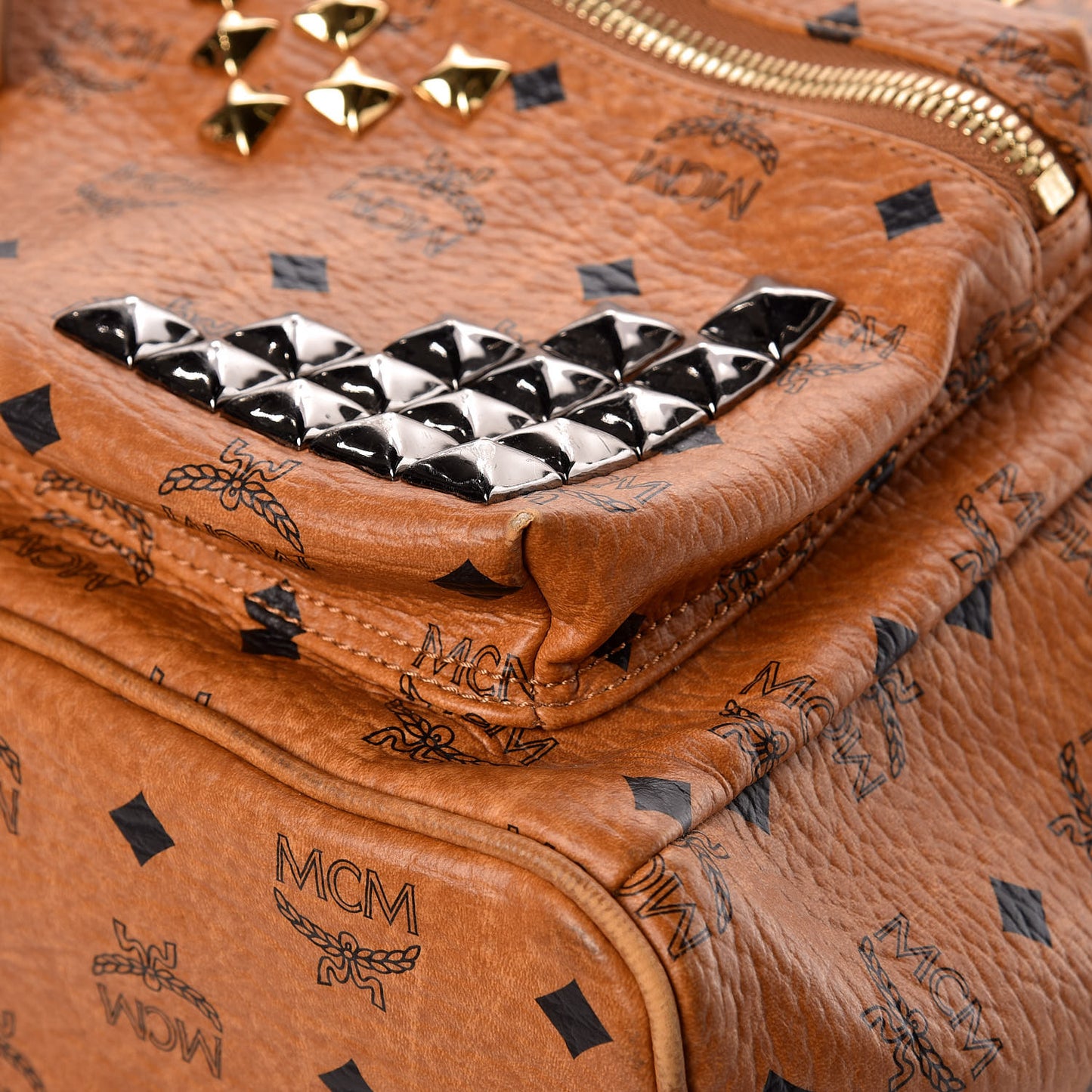 Visetos Studded Medium Stark M Backpack Cognac