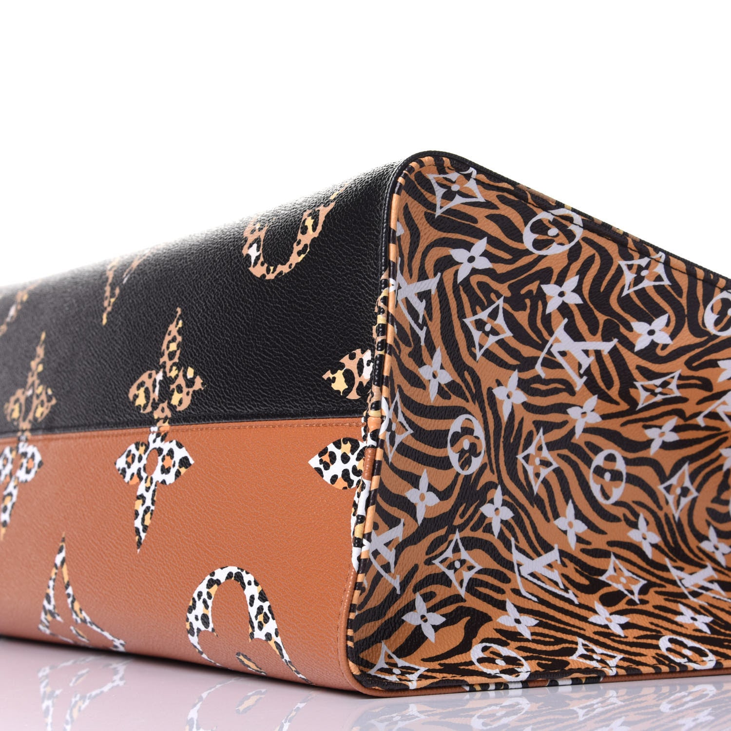 Louis Vuitton Monogram Giant Jungle Onthego GM Black 10 of 10