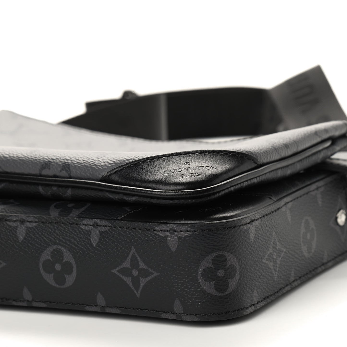 Reverse Monogram Eclipse Trio Messenger
