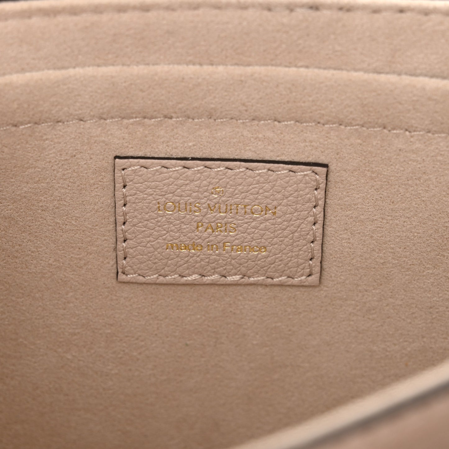 Grained Calfskin Lockme Tender Greige