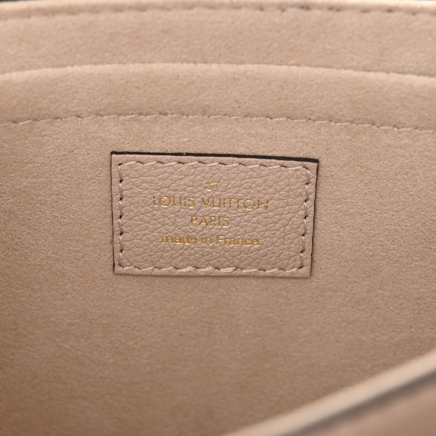 Louis Vuitton Grained Calfskin Lockme Tender Greige 6 of 9