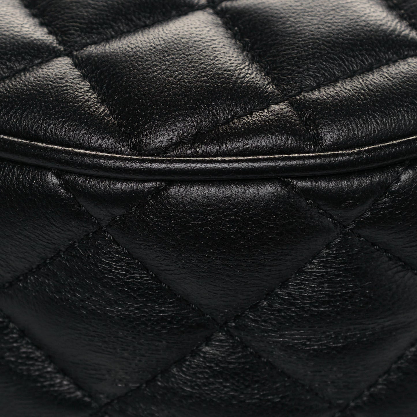 Nappa Quilted Medusa Round Camera Bag Black
