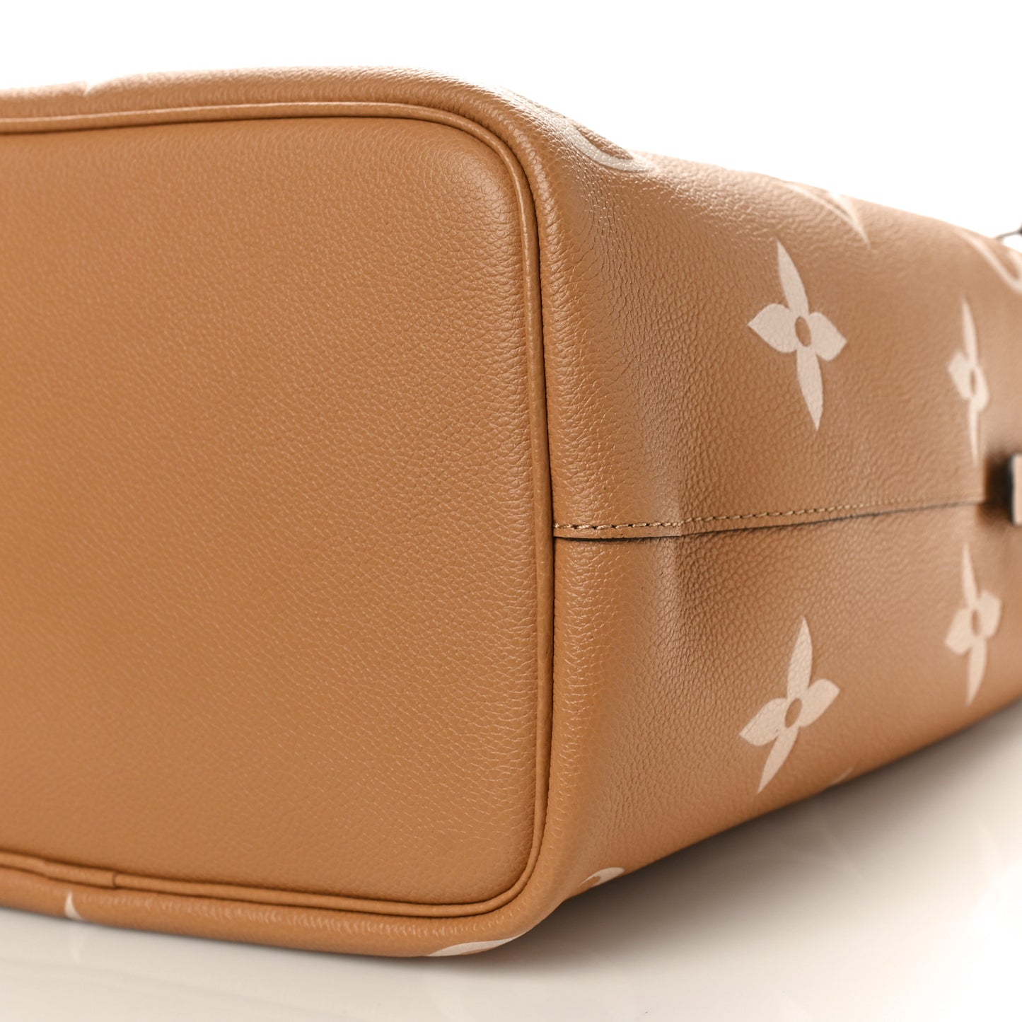 Empreinte Monogram Giant Neonoe MM Arizona Beige