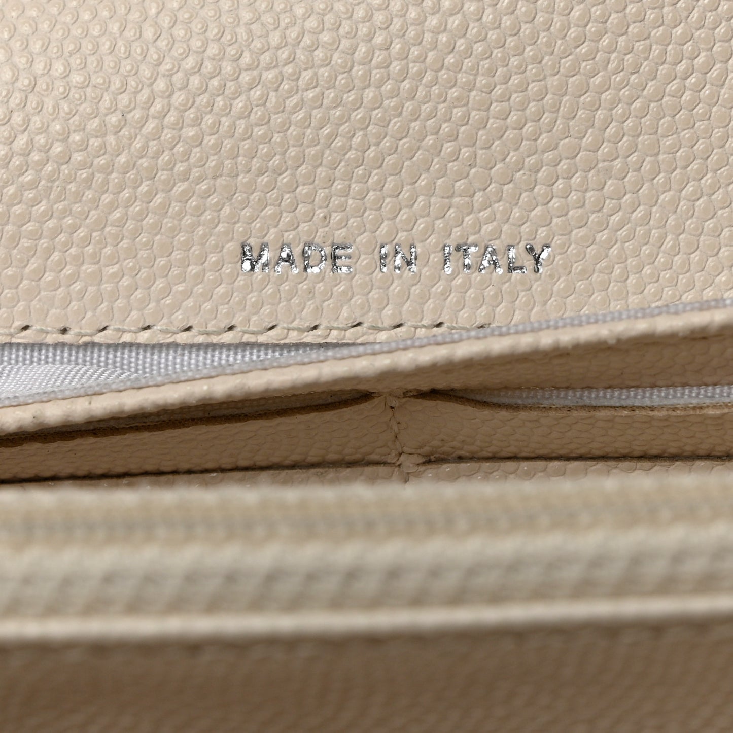 Caviar Quilted Large Boy Gusset Flap Wallet White