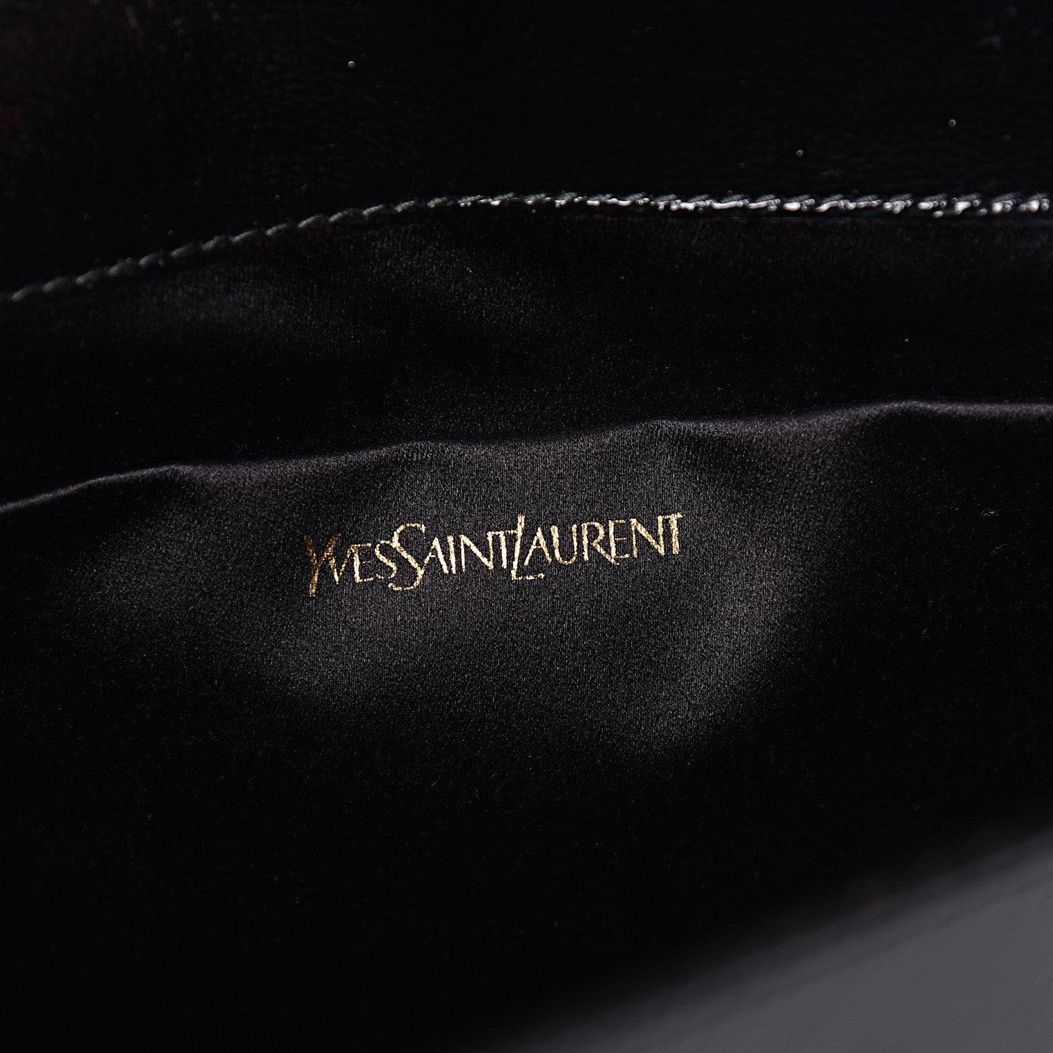 Saint Laurent Textured Patent Monogram Large Belle De Jour Clutch Black 8 of 10
