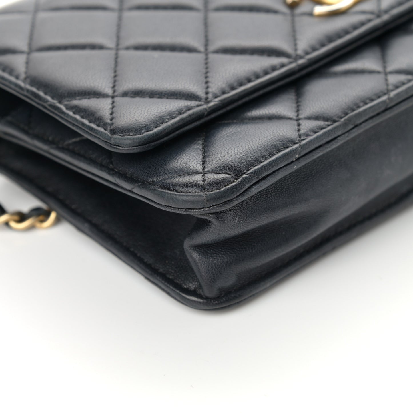 Lambskin Quilted CC Pearl Crush Wallet on Chain WOC Black