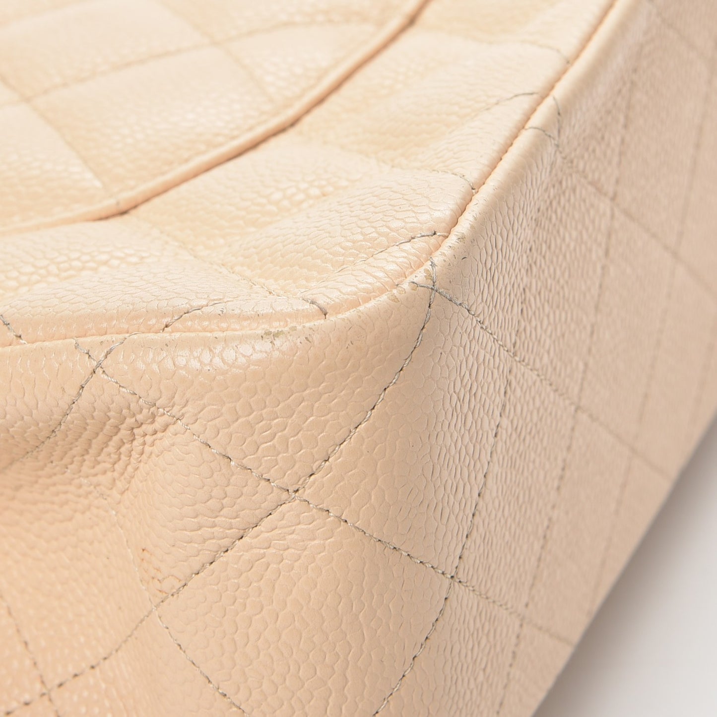 Caviar Quilted Jumbo Double Flap Beige Clair