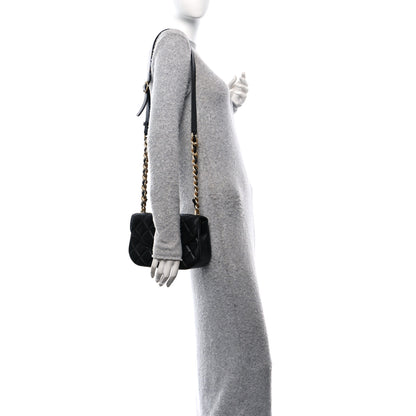 Chanel Lambskin Quilted Chain Messenger Bag Black 2 of 10