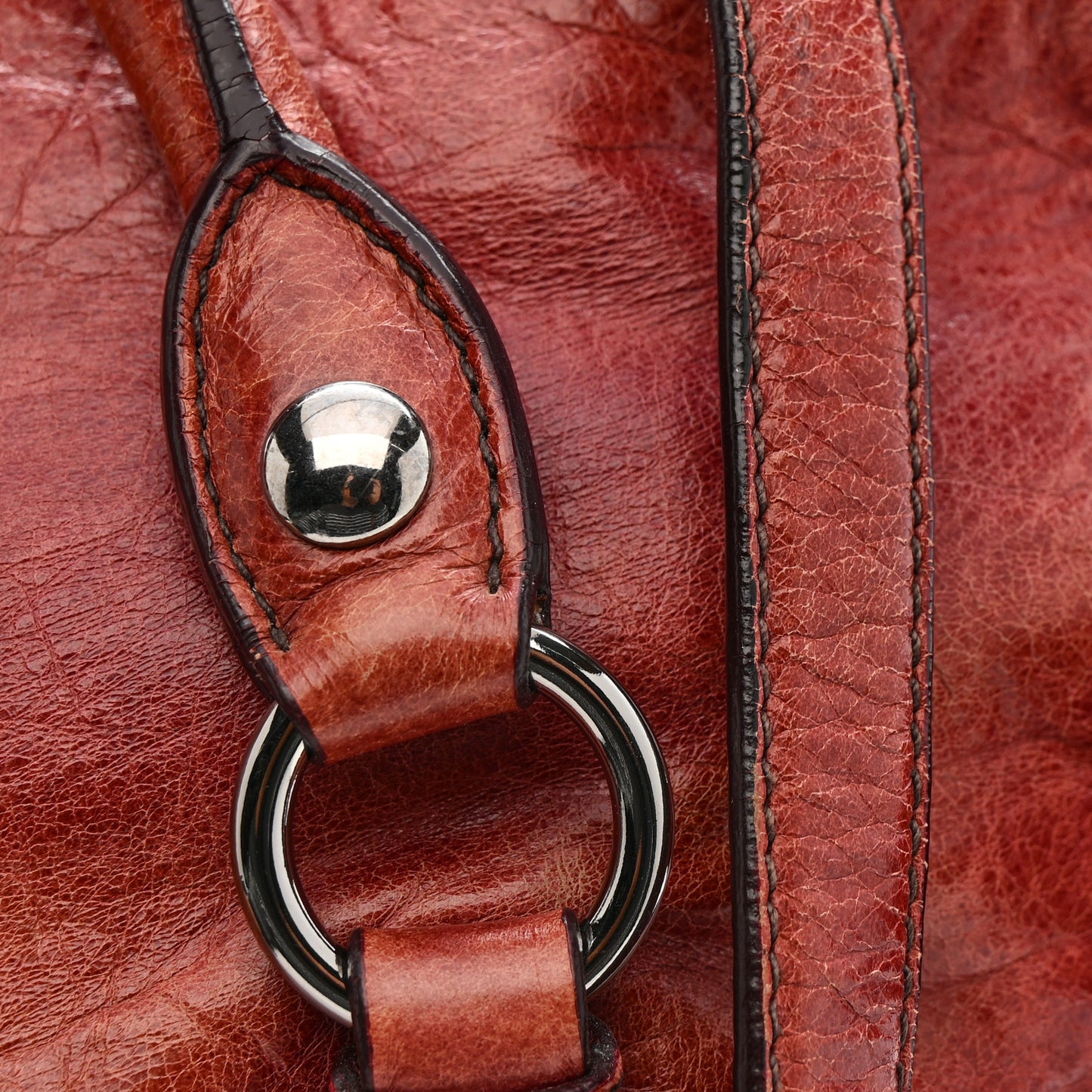 Vitello Lux Medium Bow Bag Amarena