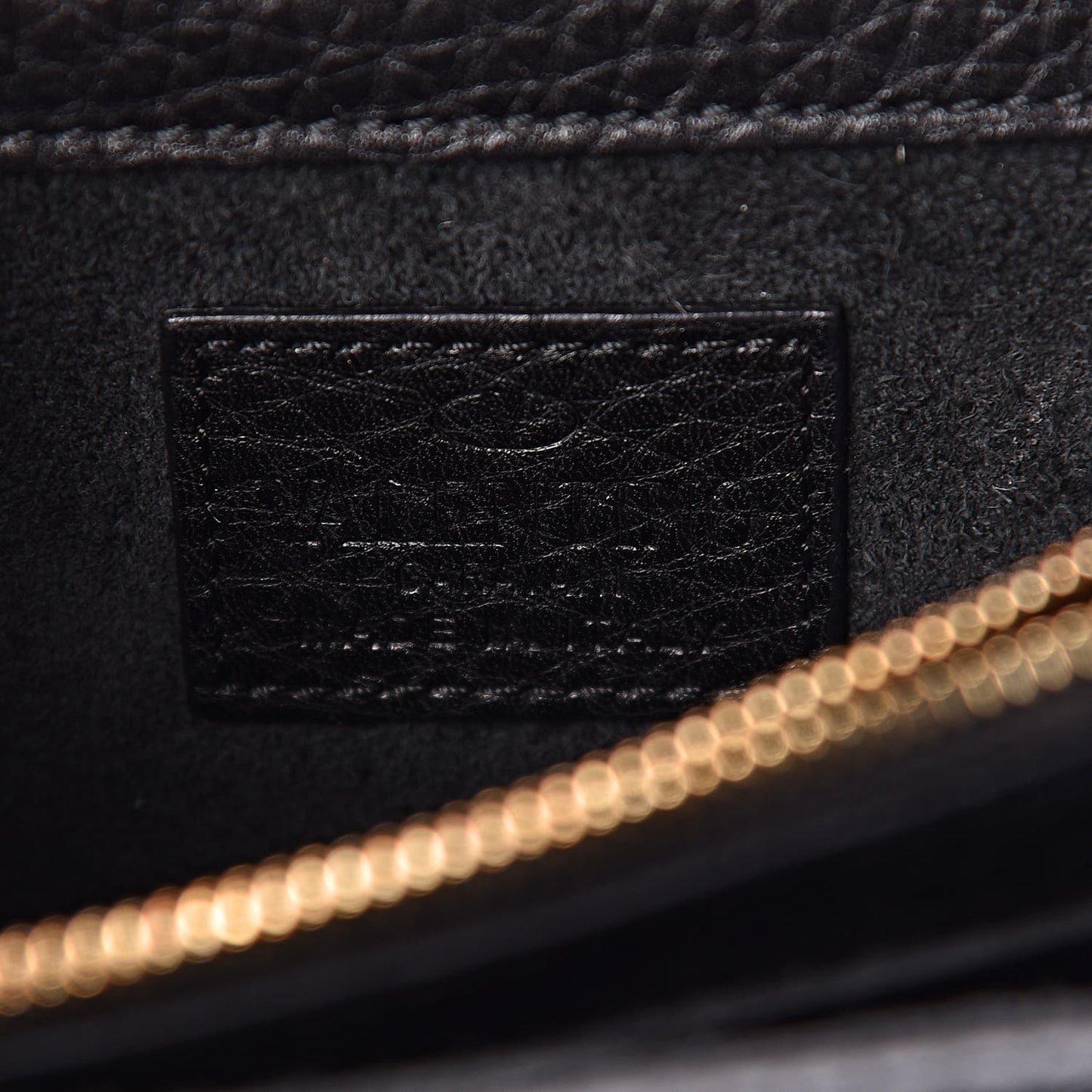 Pebbled Calfskin Rockstud Wallet on Chain Black