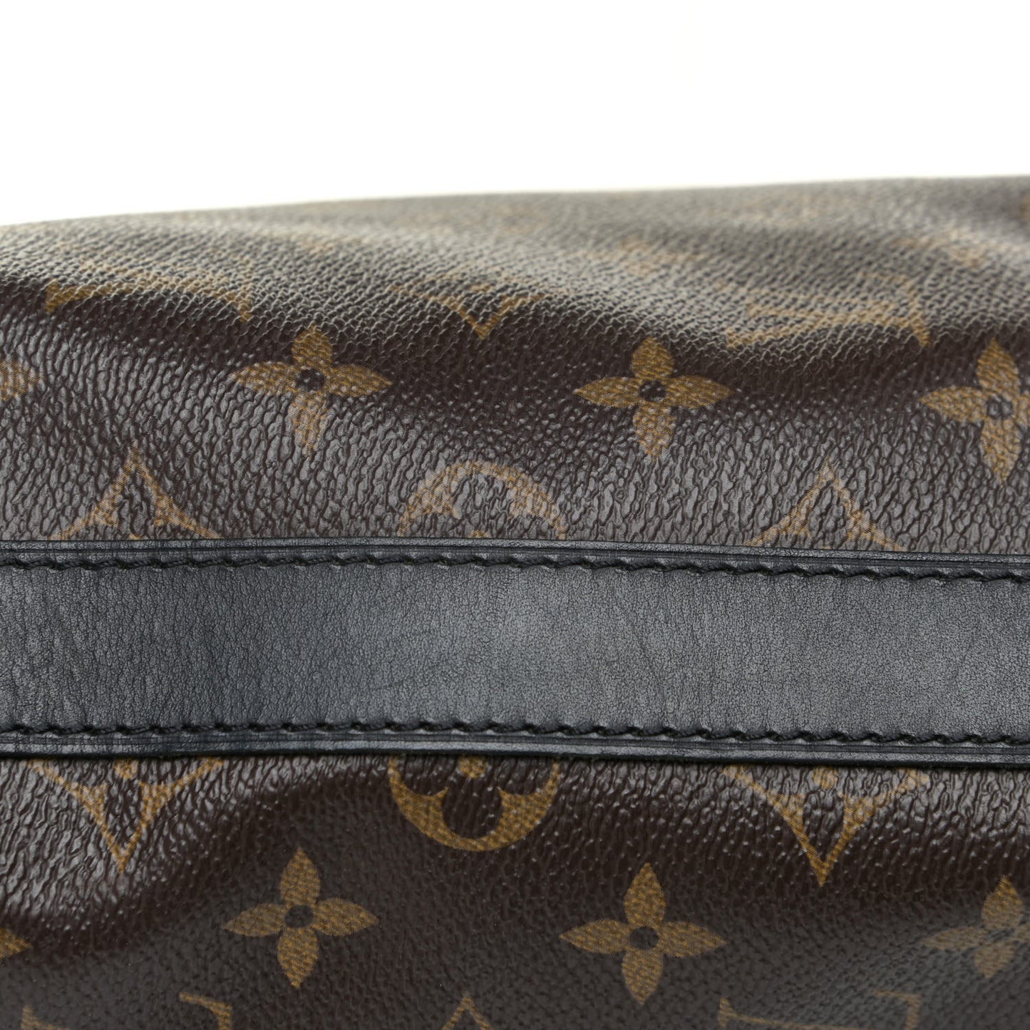 Monogram Macassar Kitan