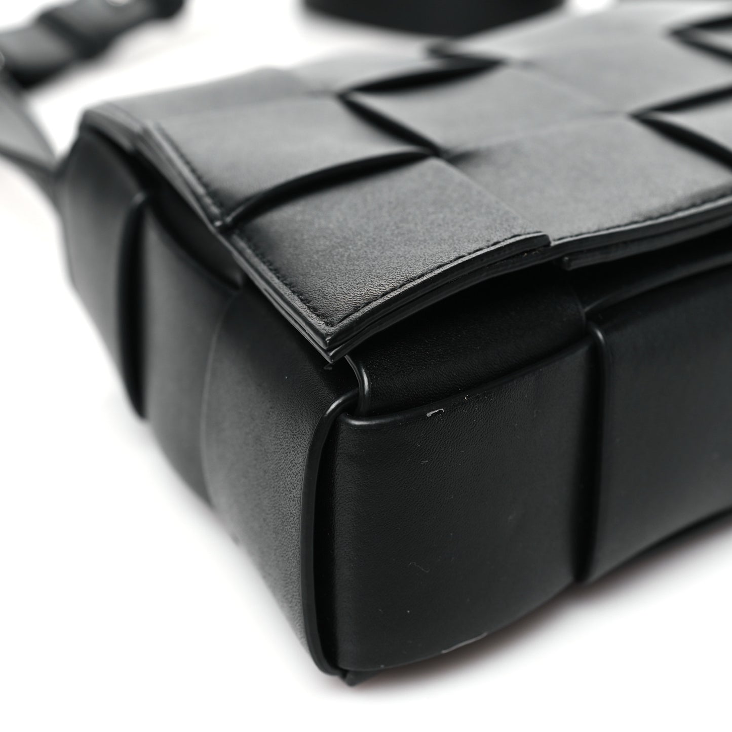 Lambskin Maxi Intrecciato Speed Cassette Crossbody Bag Black