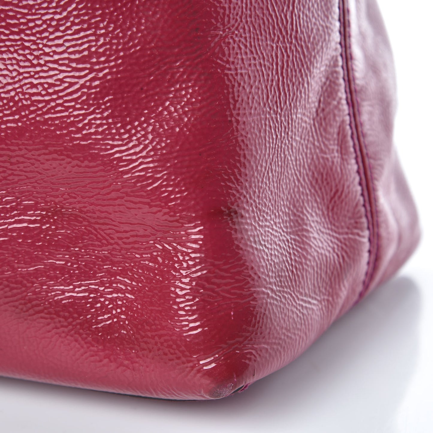 Vernice Naplack Medium Soho Chain Shoulder Bag Bright Bouganville