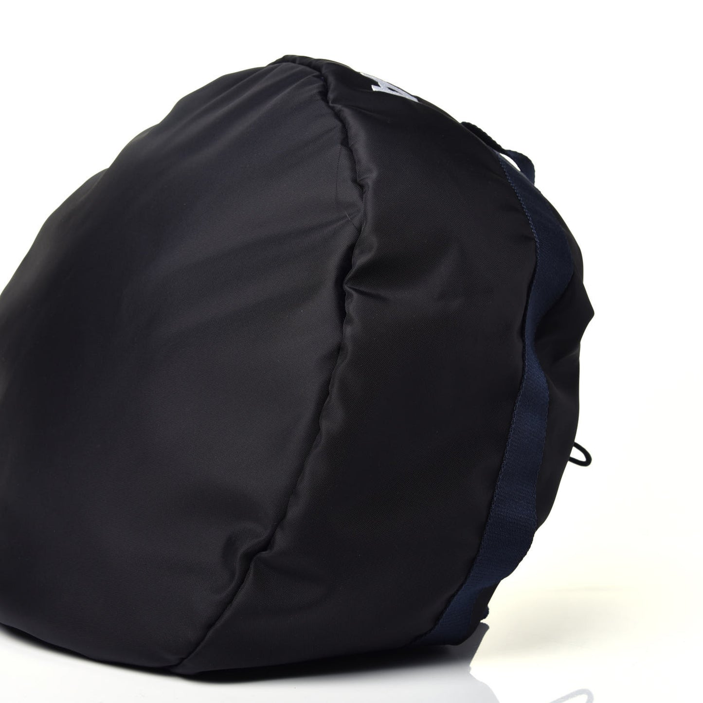 Textured Sport Nylon Logo Embroidered S Wheel Gym Bag Black Bleu Navy