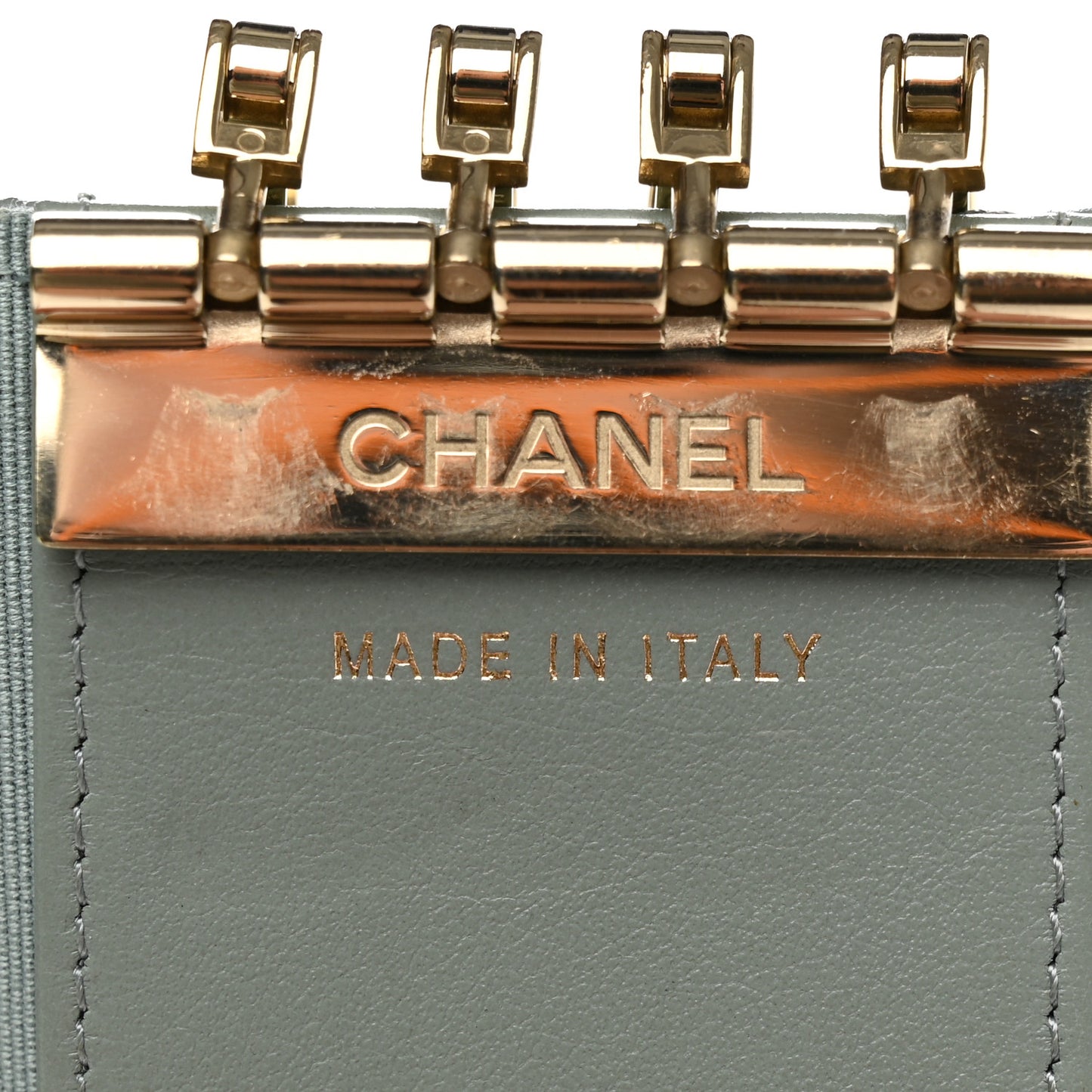 Caviar Quilted Classic 4 Key Holder Wallet Grey