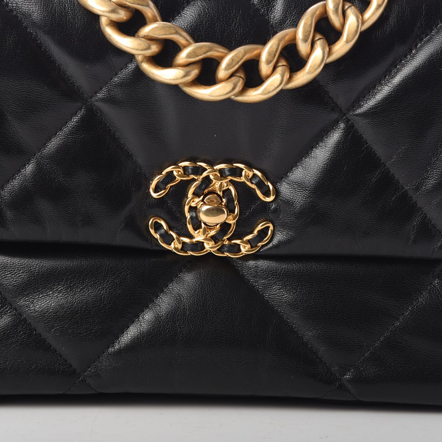 Goatskin Quilted Large 19 Flap Black