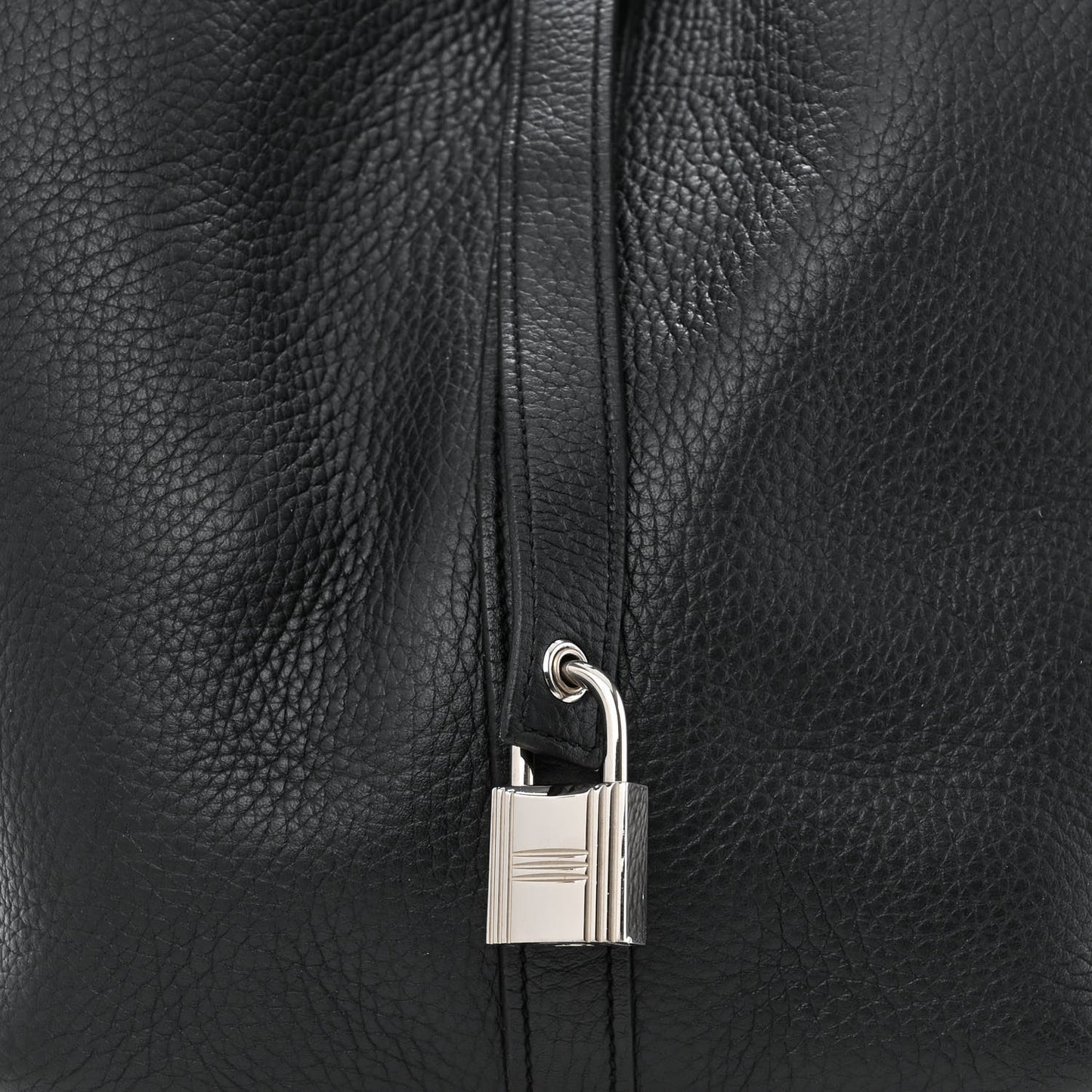 Taurillon Clemence Picotin Lock 26 GM Black