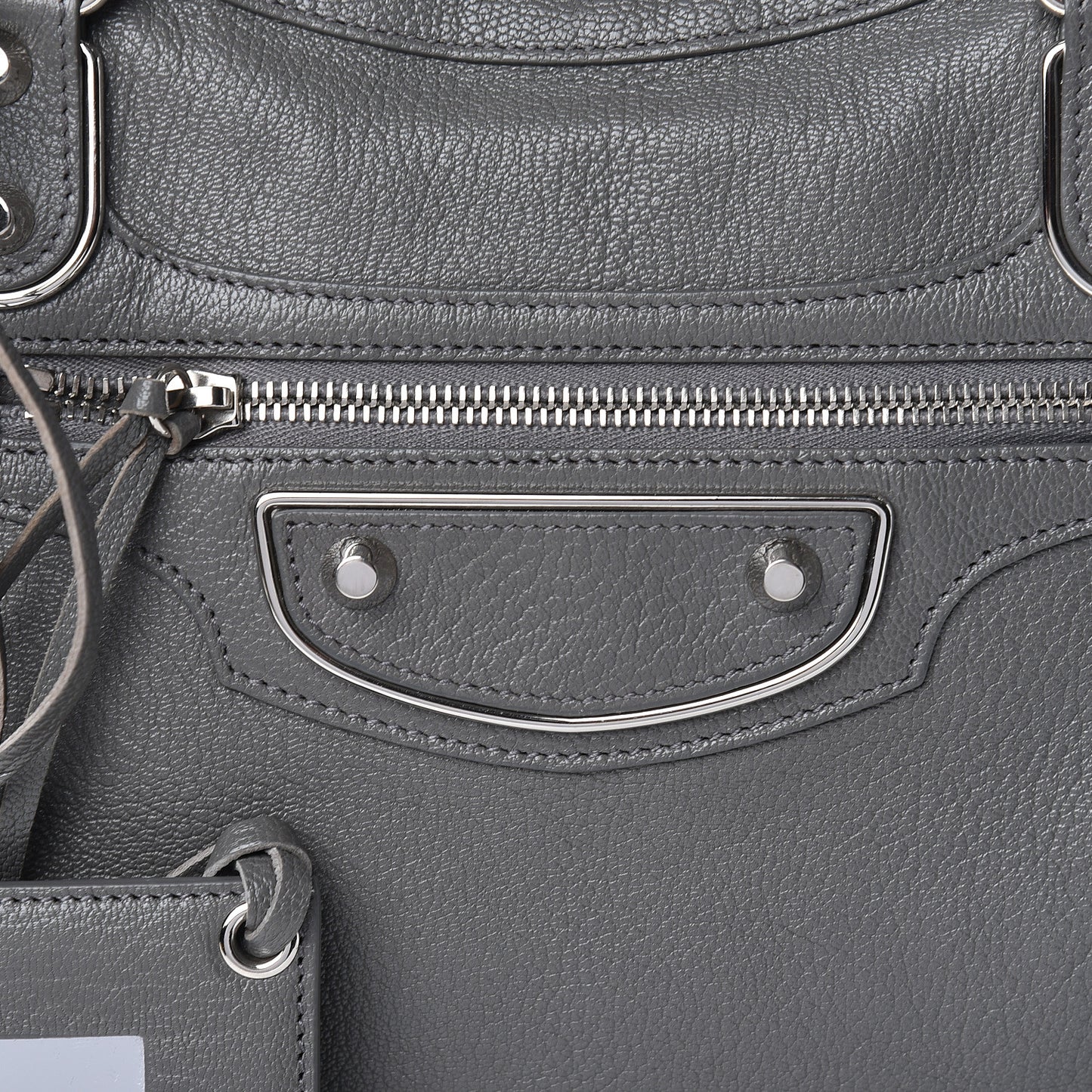 Chevre Silver Metallic Edge Hardware City Gris Acier