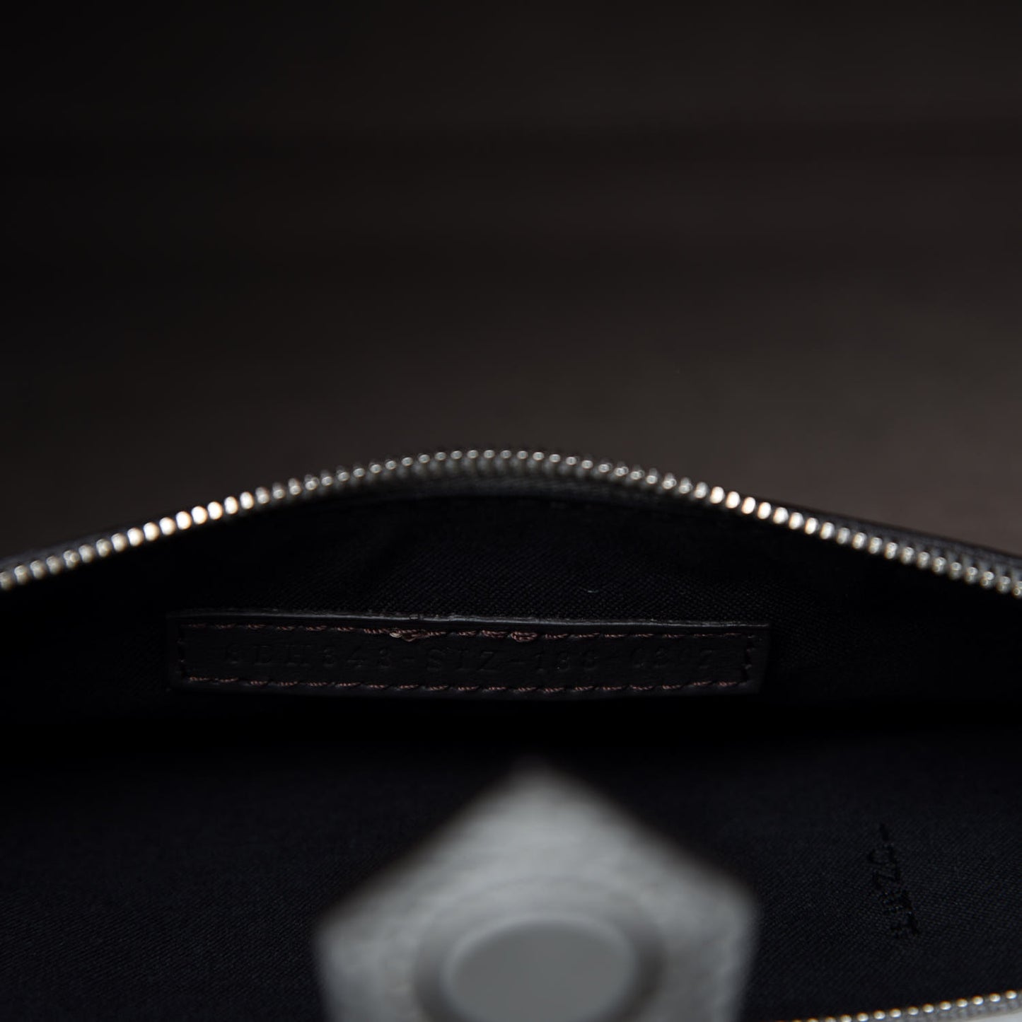 Vitello Century Opaco F is Fendi Bi-Color Regular Runaway Satchel Ghiaccio Ebano