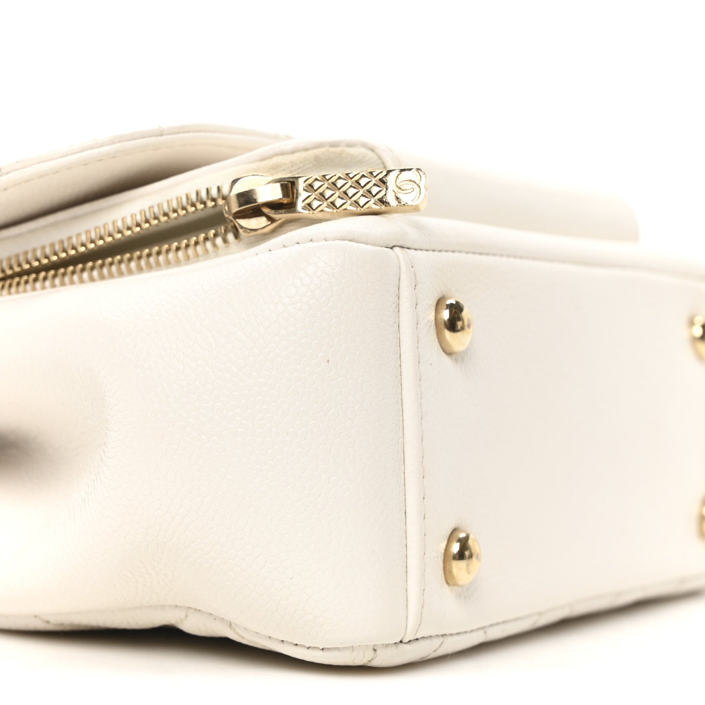 Caviar Quilted Small Business Affinity Flap White