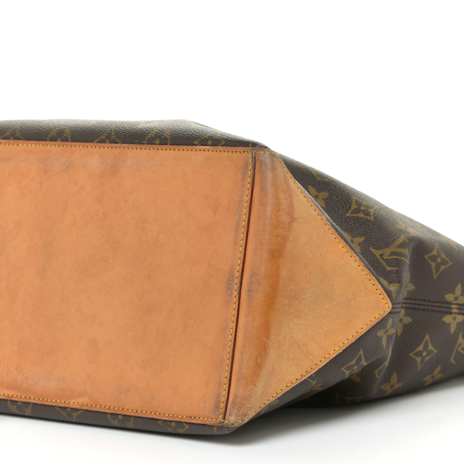 Louis Vuitton Monogram Cabas Mezzo 9 of 22
