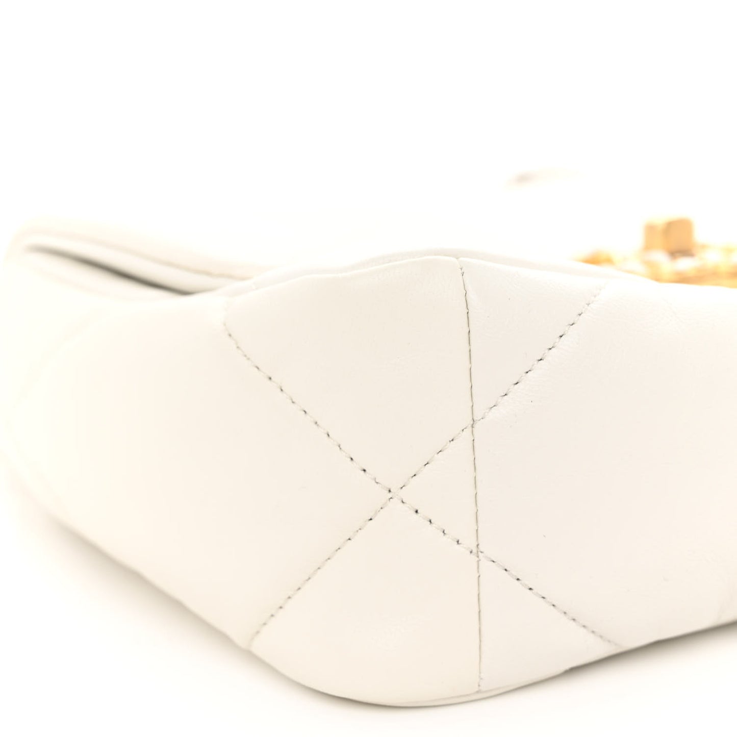 Lambskin Quilted Medium Chanel 19 Flap White